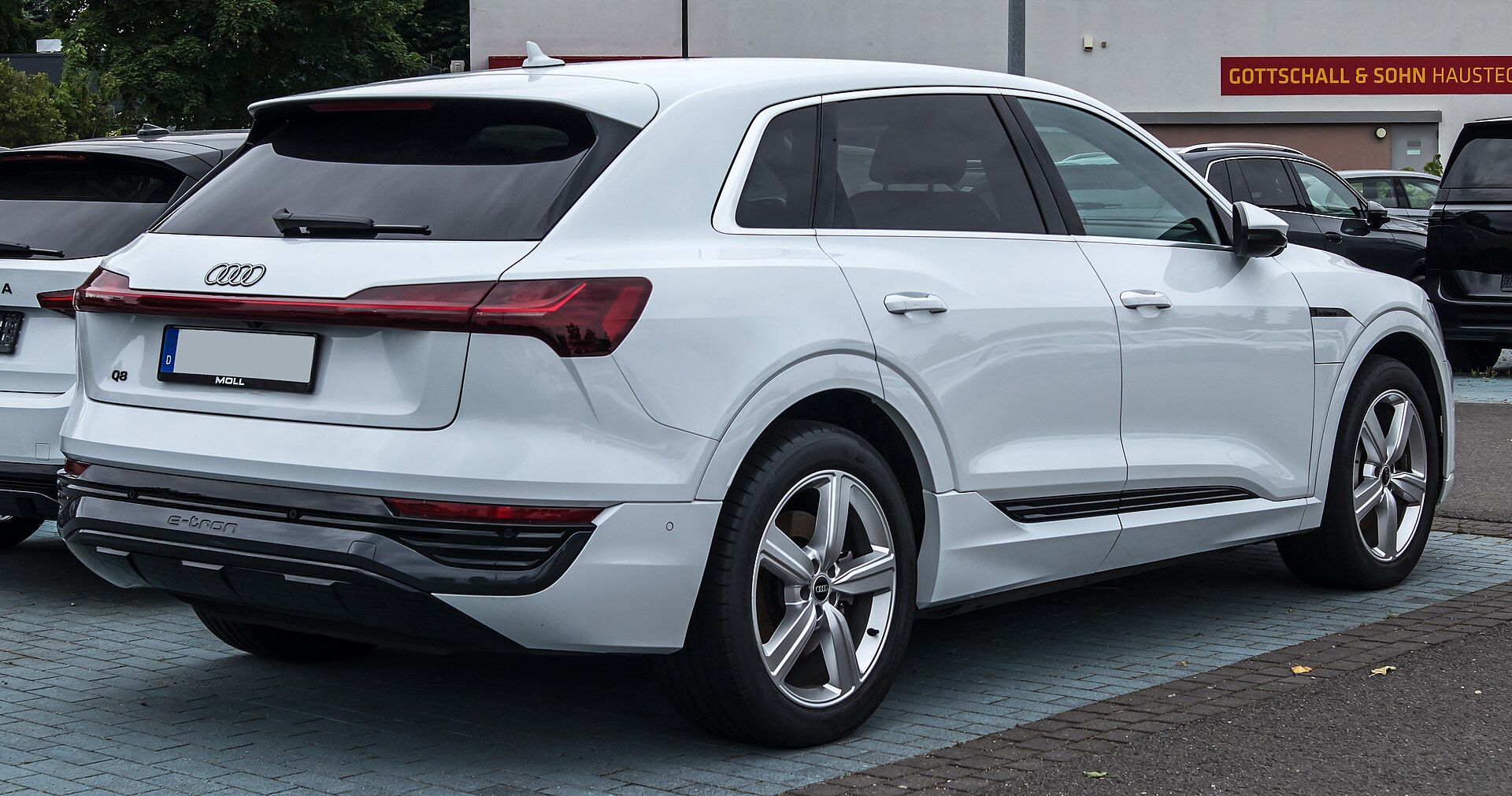 Audi Q8 e-tron (facelift), arka/yan görünüm