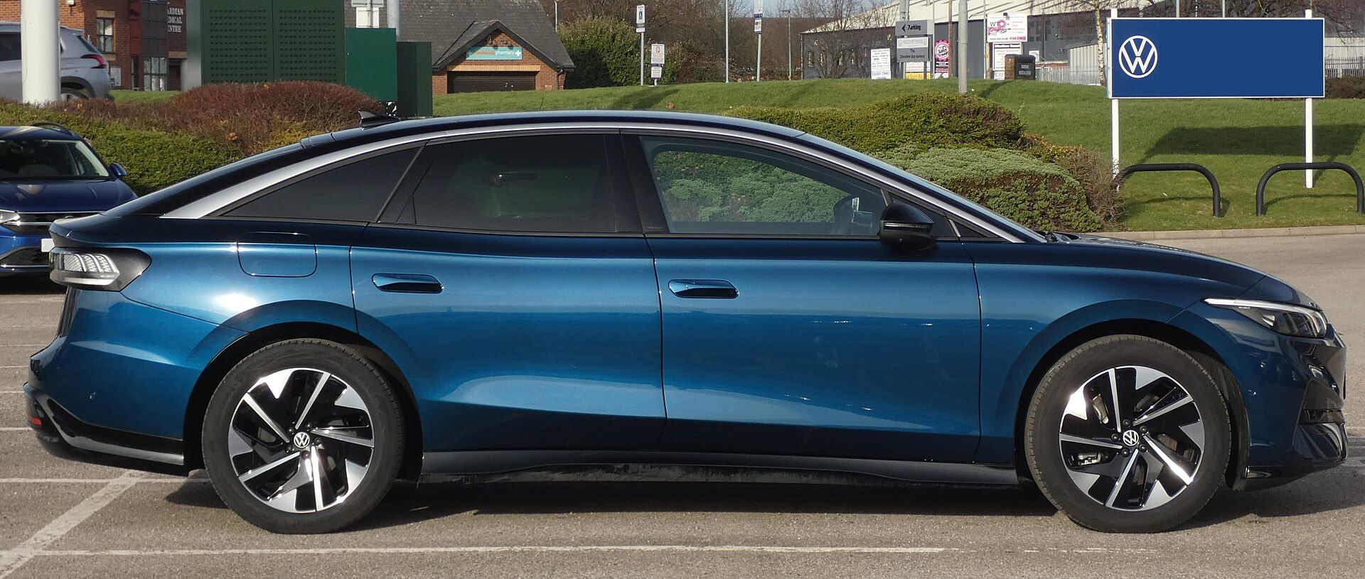 Volkswagen ID.7 yandan görünüm