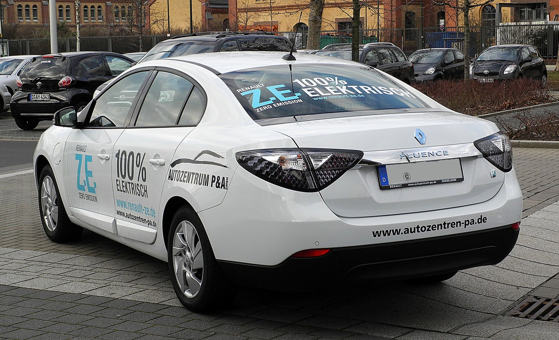 Renault Fluence Z.E., arka çapraz görünüm, Düsseldorf 2012
