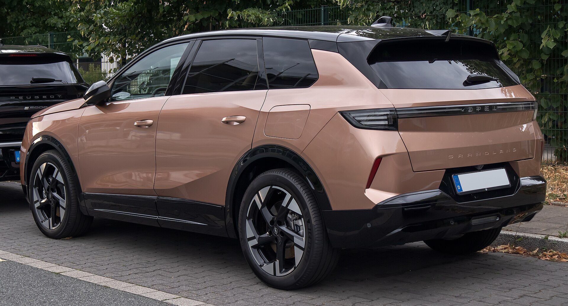 Opel Grandland Electric GS, yan/arka çapraz görünüm