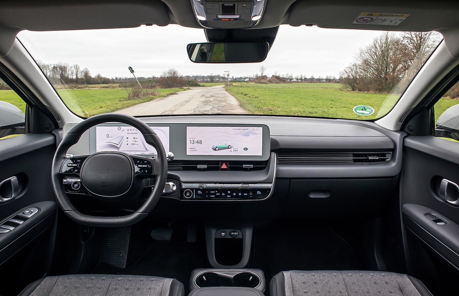 İlk seri Hyundai IONIQ 5 iç mekânı ve gösterge paneli