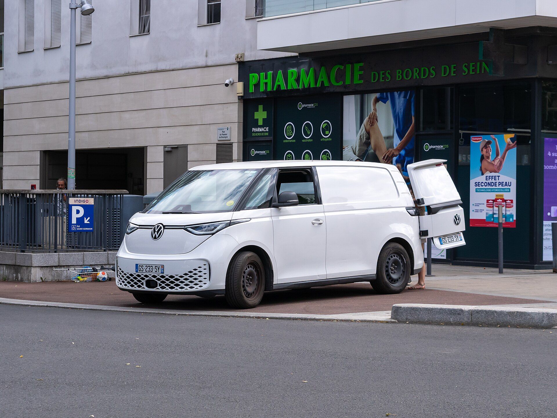 Volkswagen ID. Buzz Cargo yandan görünüm
