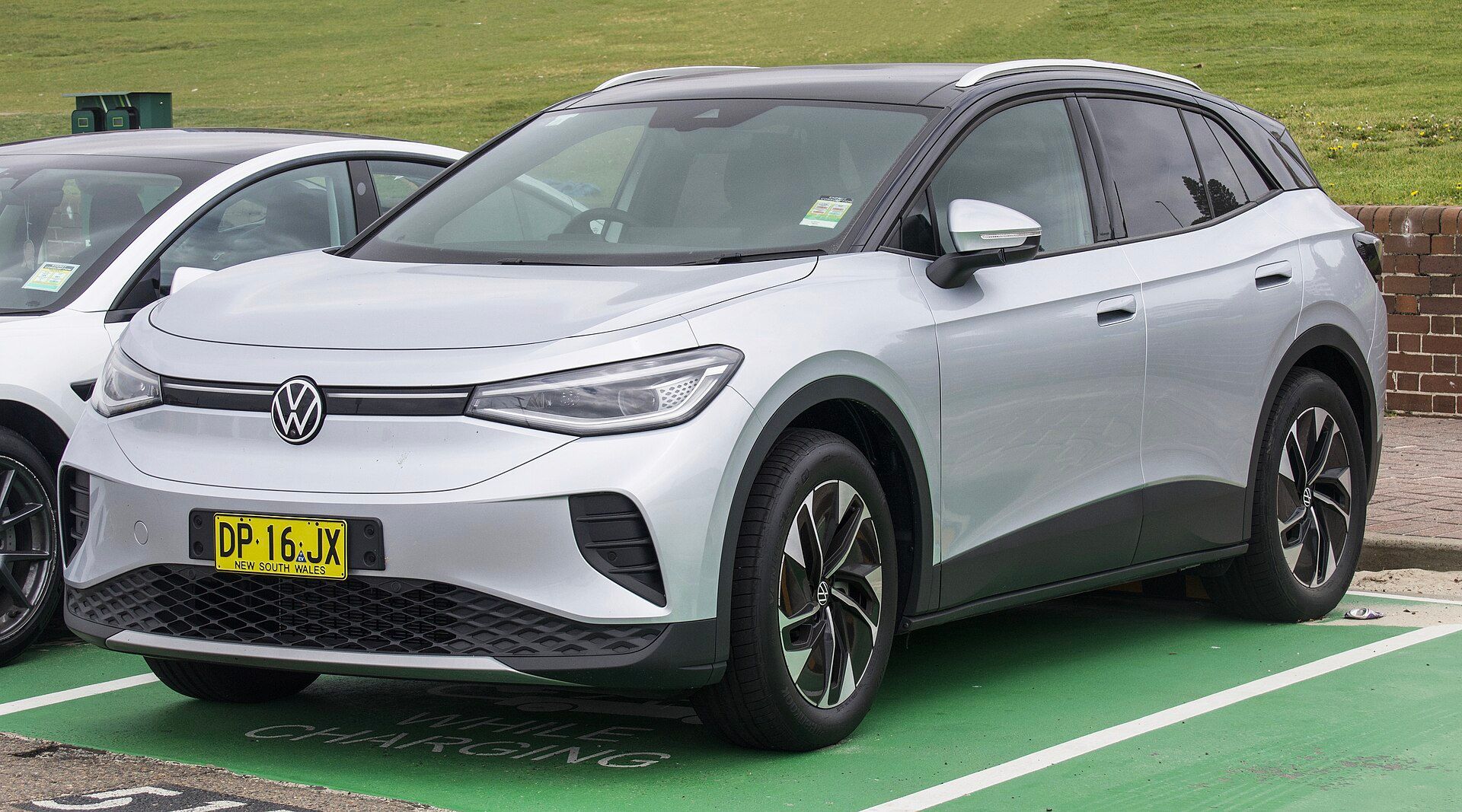 Volkswagen ID.4 (2025) önden üç çeyrek görünüm