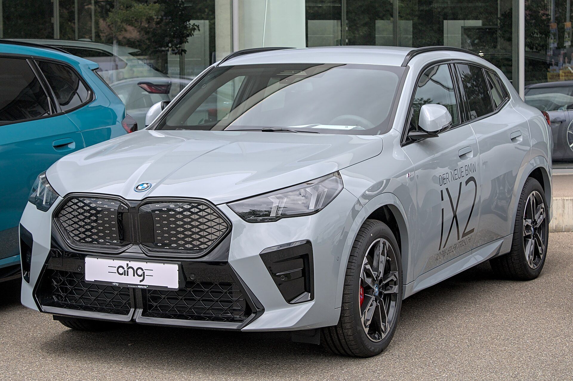 BMW iX2, önden görünüm