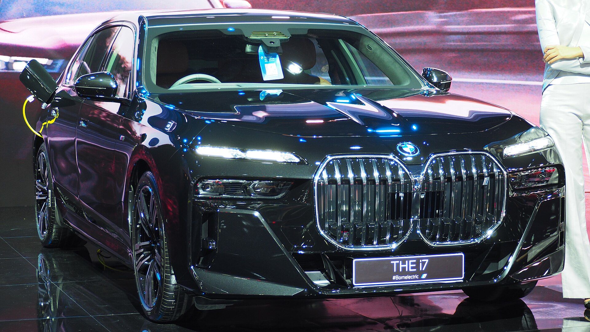 BMW i7 xDrive60 M Sport, yandan görünüm