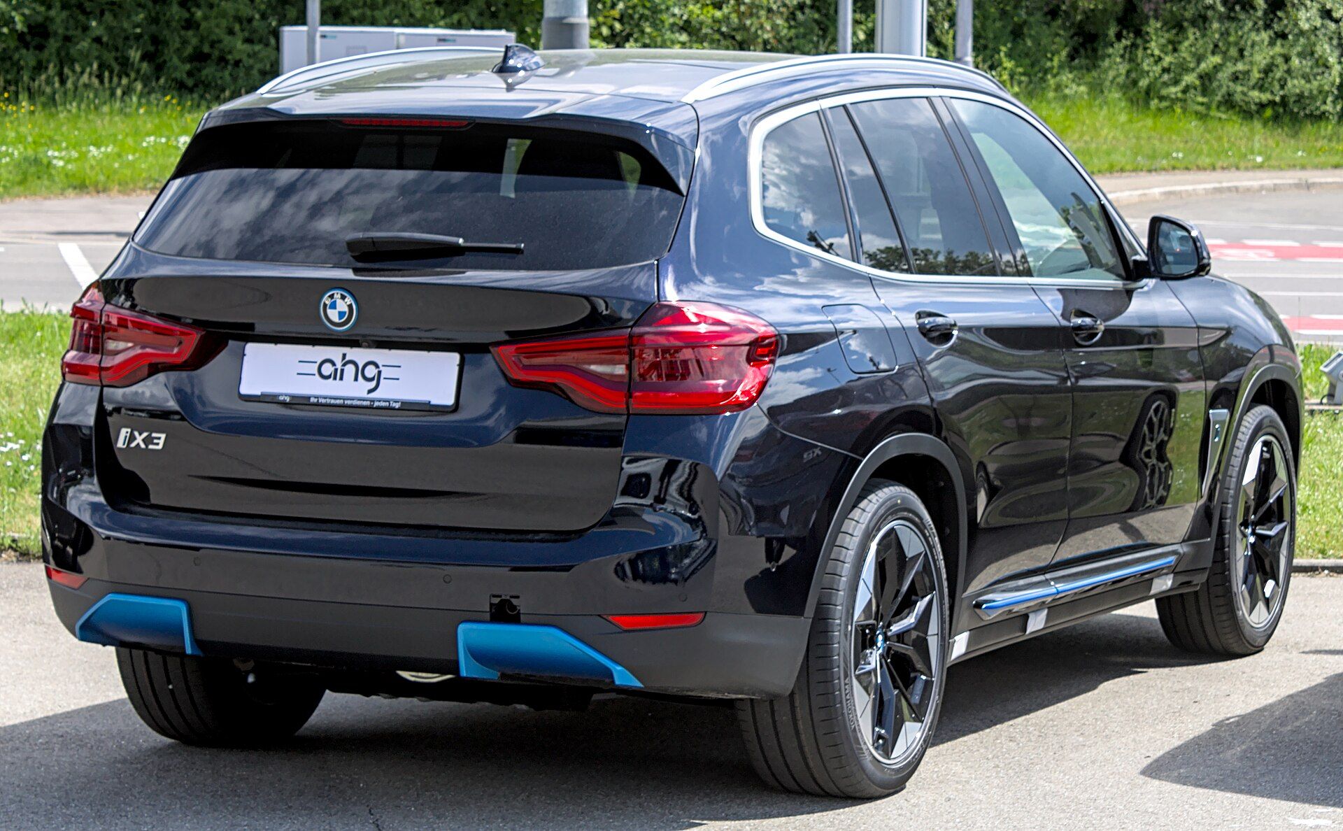 BMW iX3 (G08), yandan görünüm