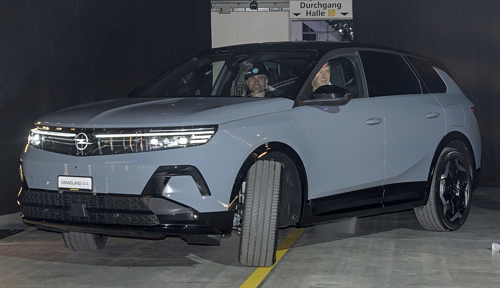 Opel Grandland Electric AWD (4x4), Auto Zürich 2025 fuarında görünüm