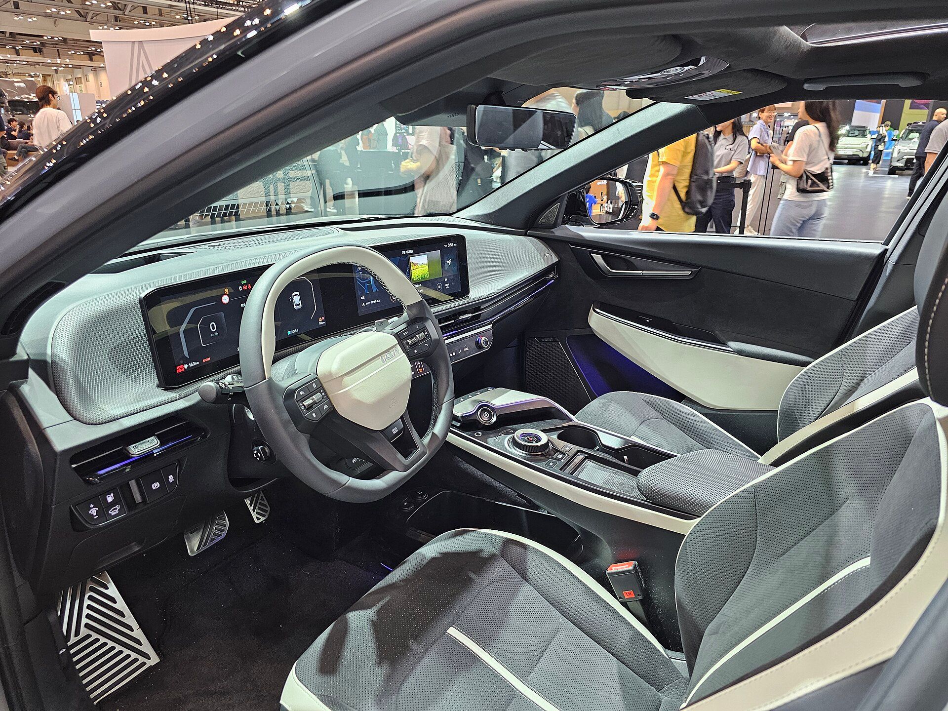 Kia EV6 GT-Line (2024 makyajlı) iç mekân ve gösterge paneli