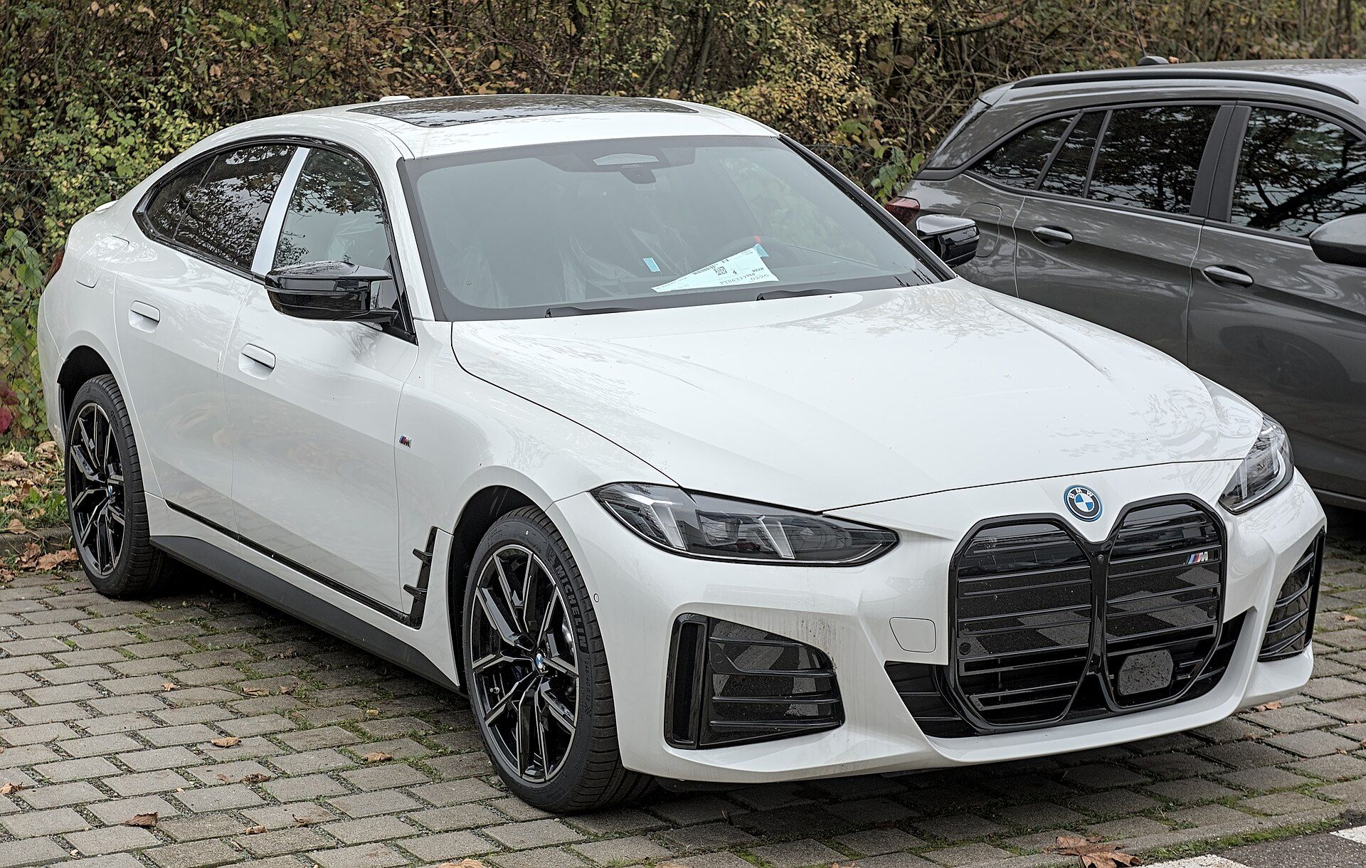 Makyajlı BMW i4 eDrive40, ön çapraz görünüm