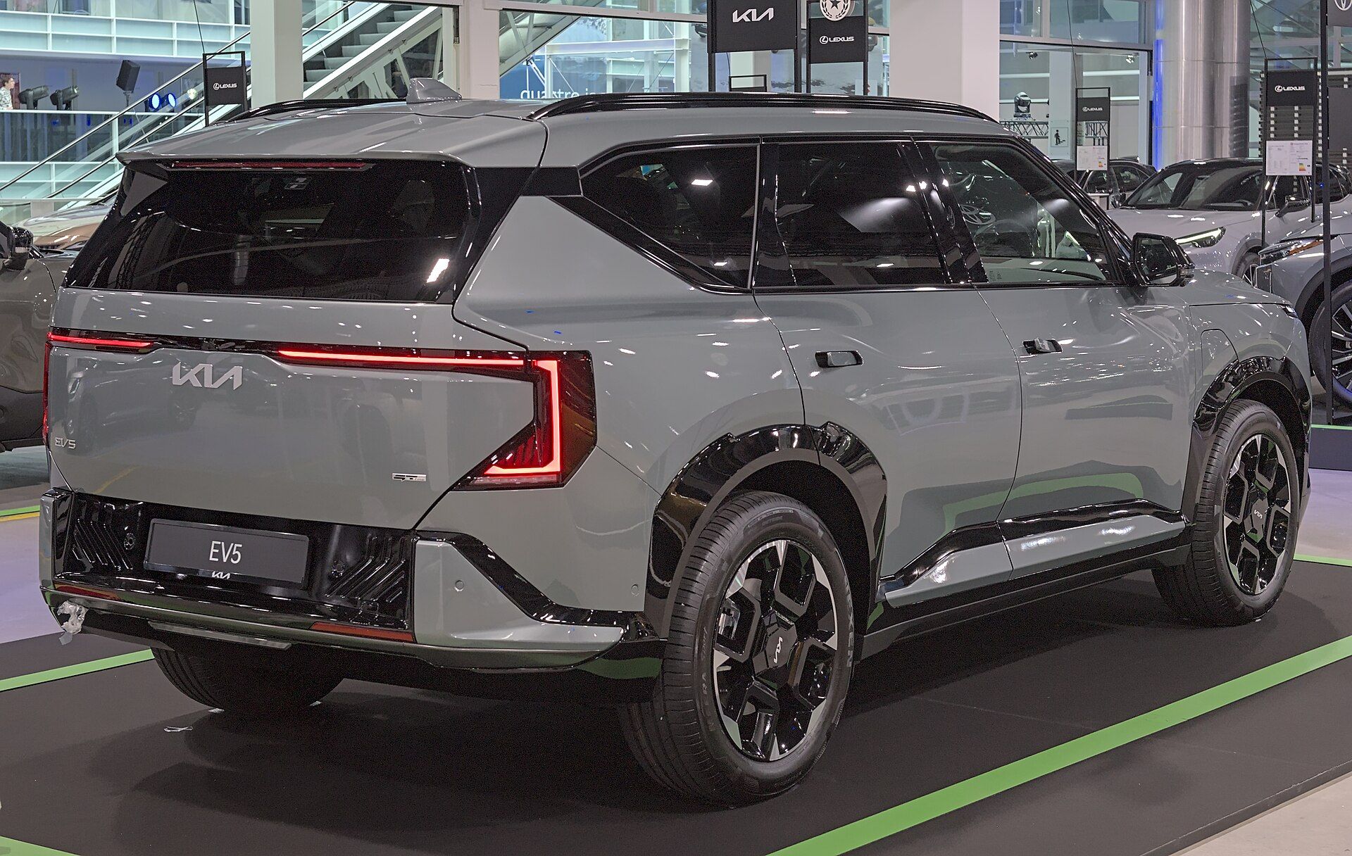 Kia EV5 GT-Line arkadan üç çeyrek görünüm