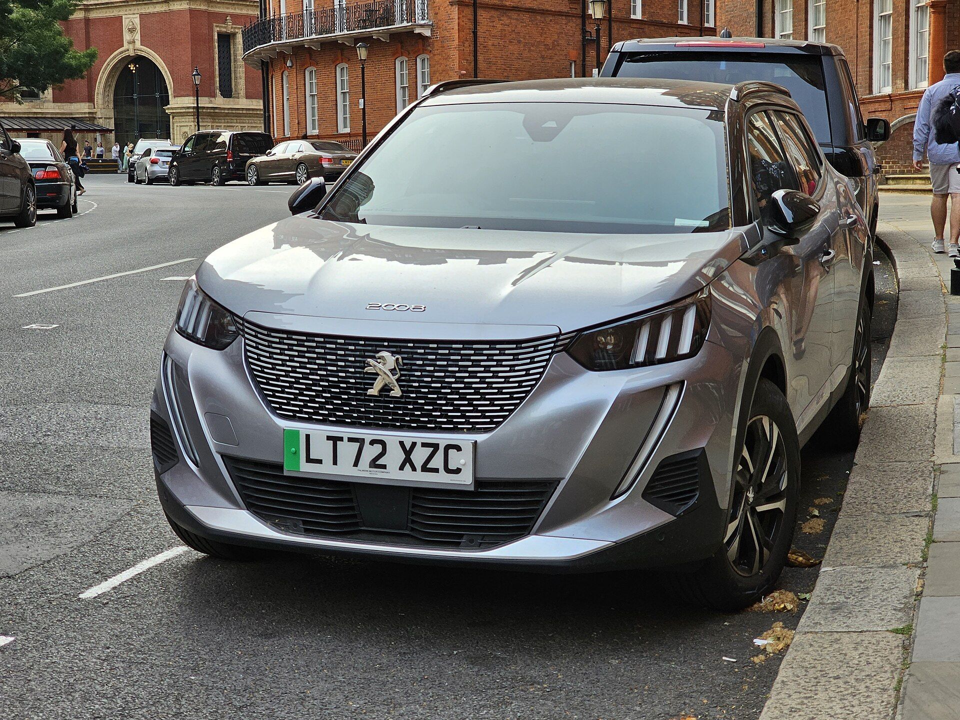 Peugeot E-2008