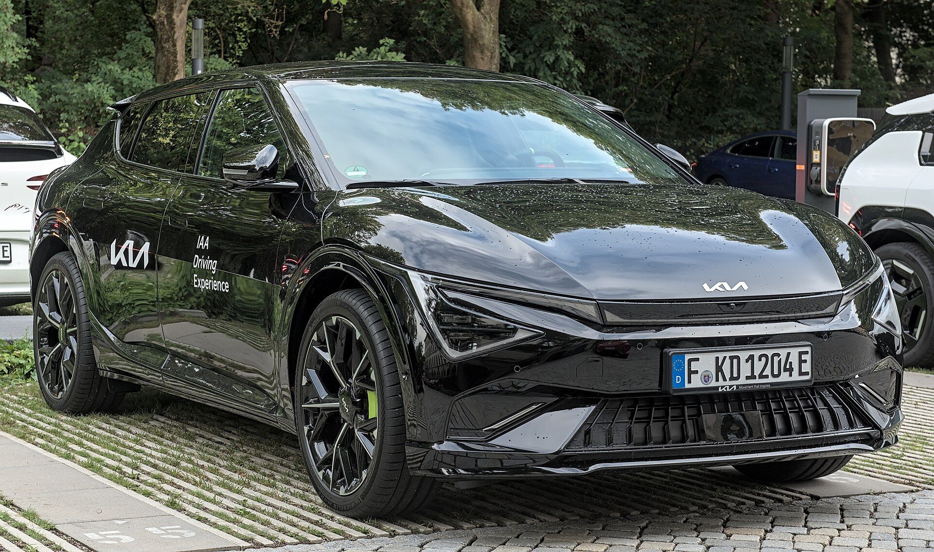 Kia EV6 GT (2024 makyajlı) önden üç çeyrek görünüm