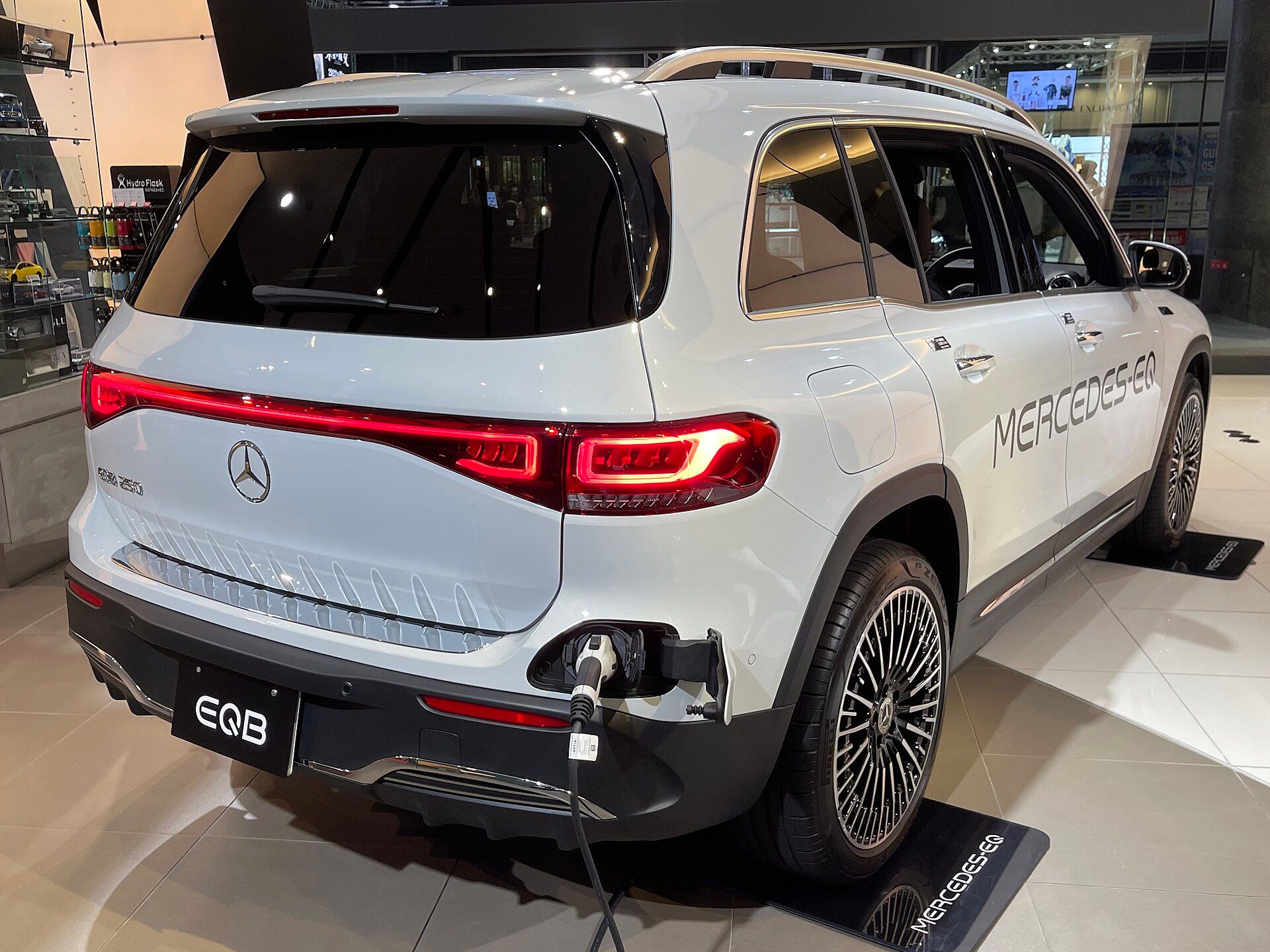 Mercedes-Benz EQB, arkadan görünüm