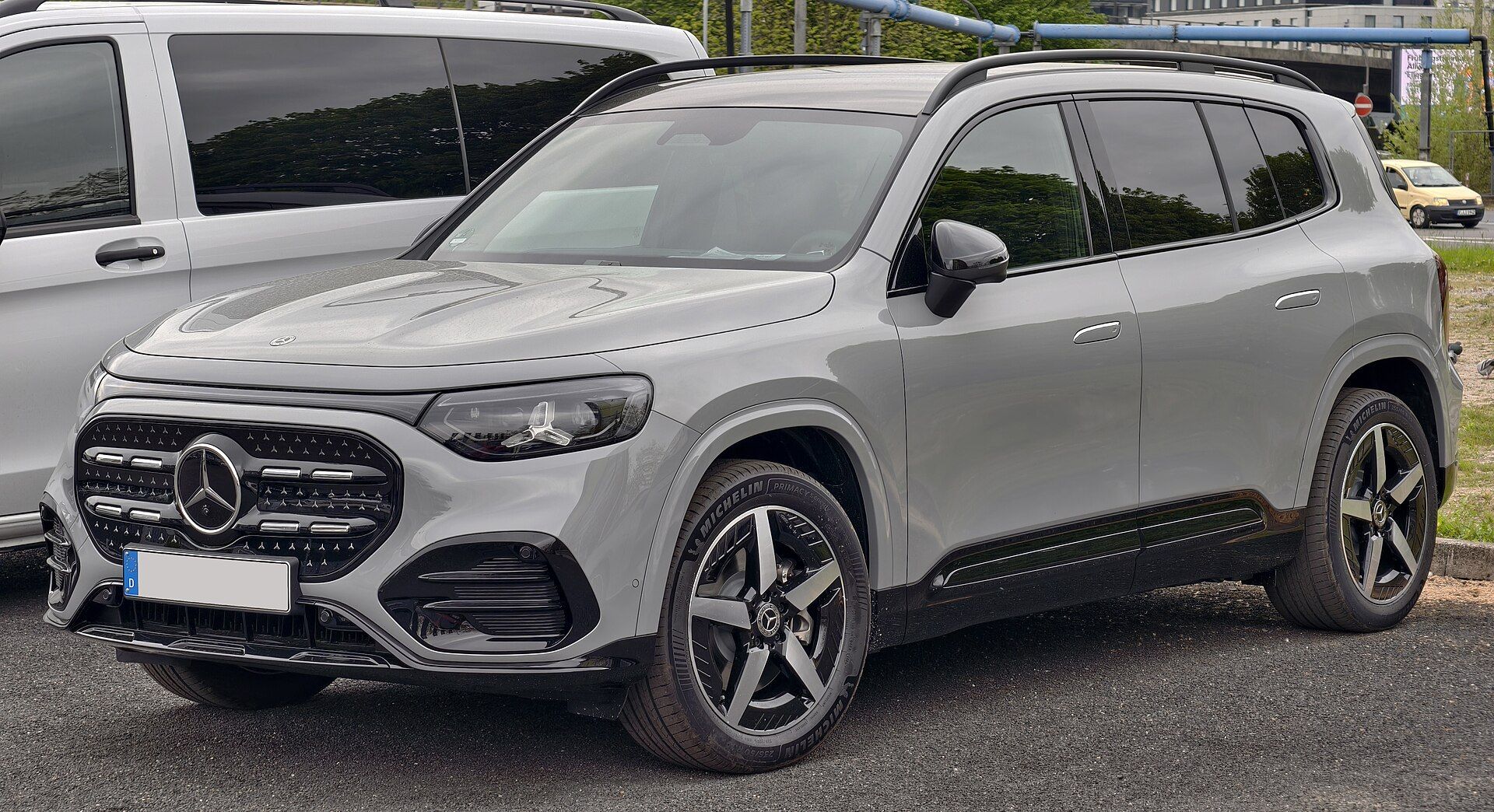 Elektrikli Mercedes-Benz GLB 250+ AMG Line, önden görünüm