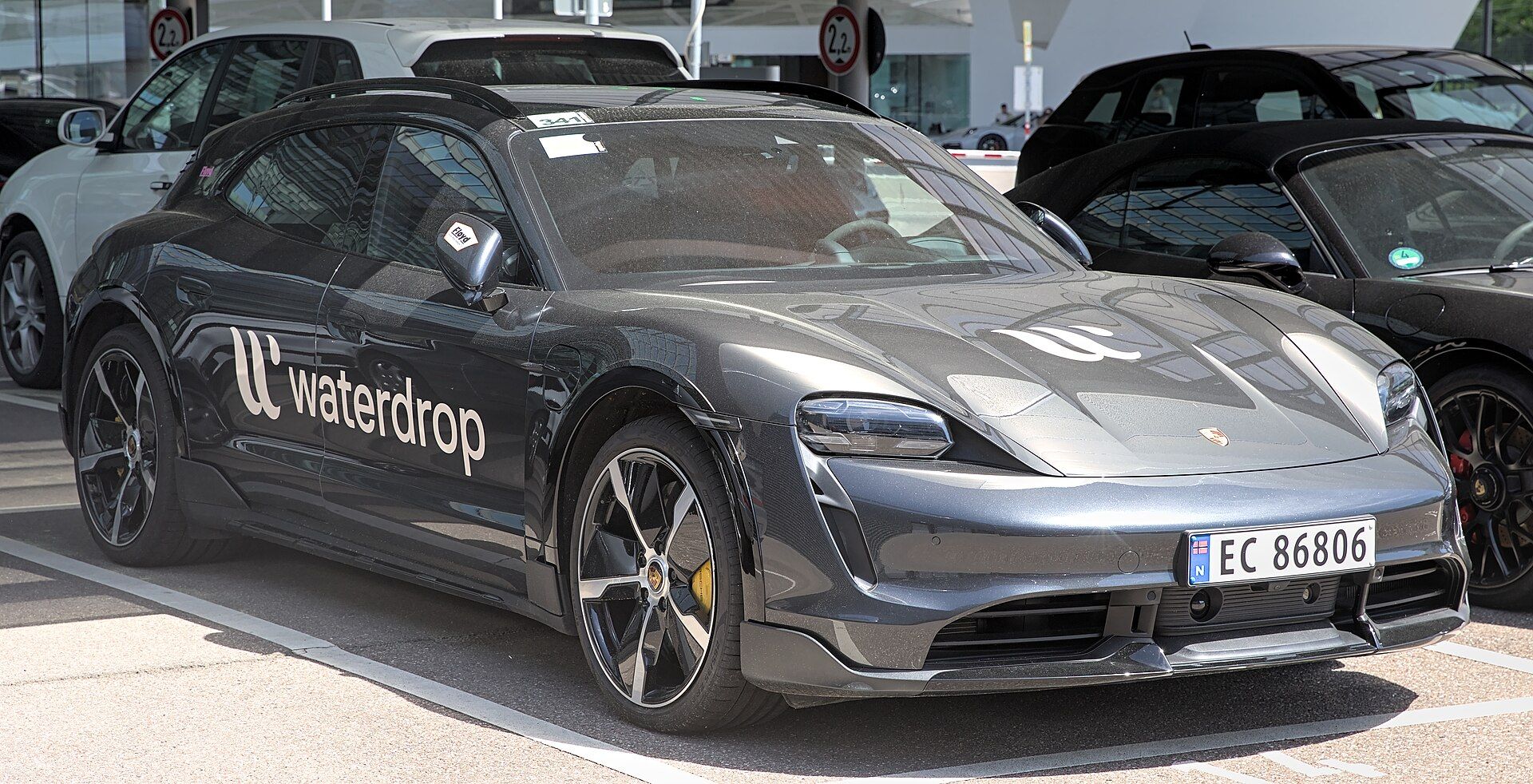 Porsche Taycan Turbo S Cross Turismo, arka görünüm