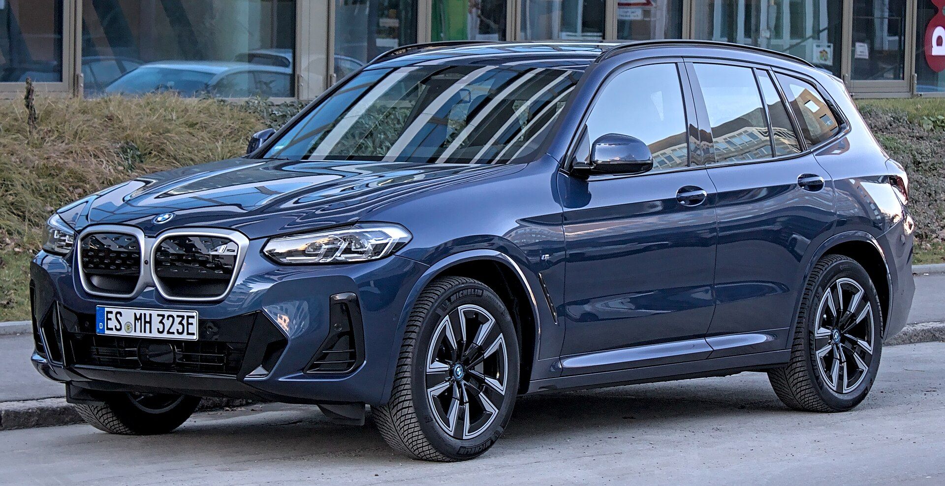 BMW iX3 eDrive20 (G08 LCI), arkadan görünüm