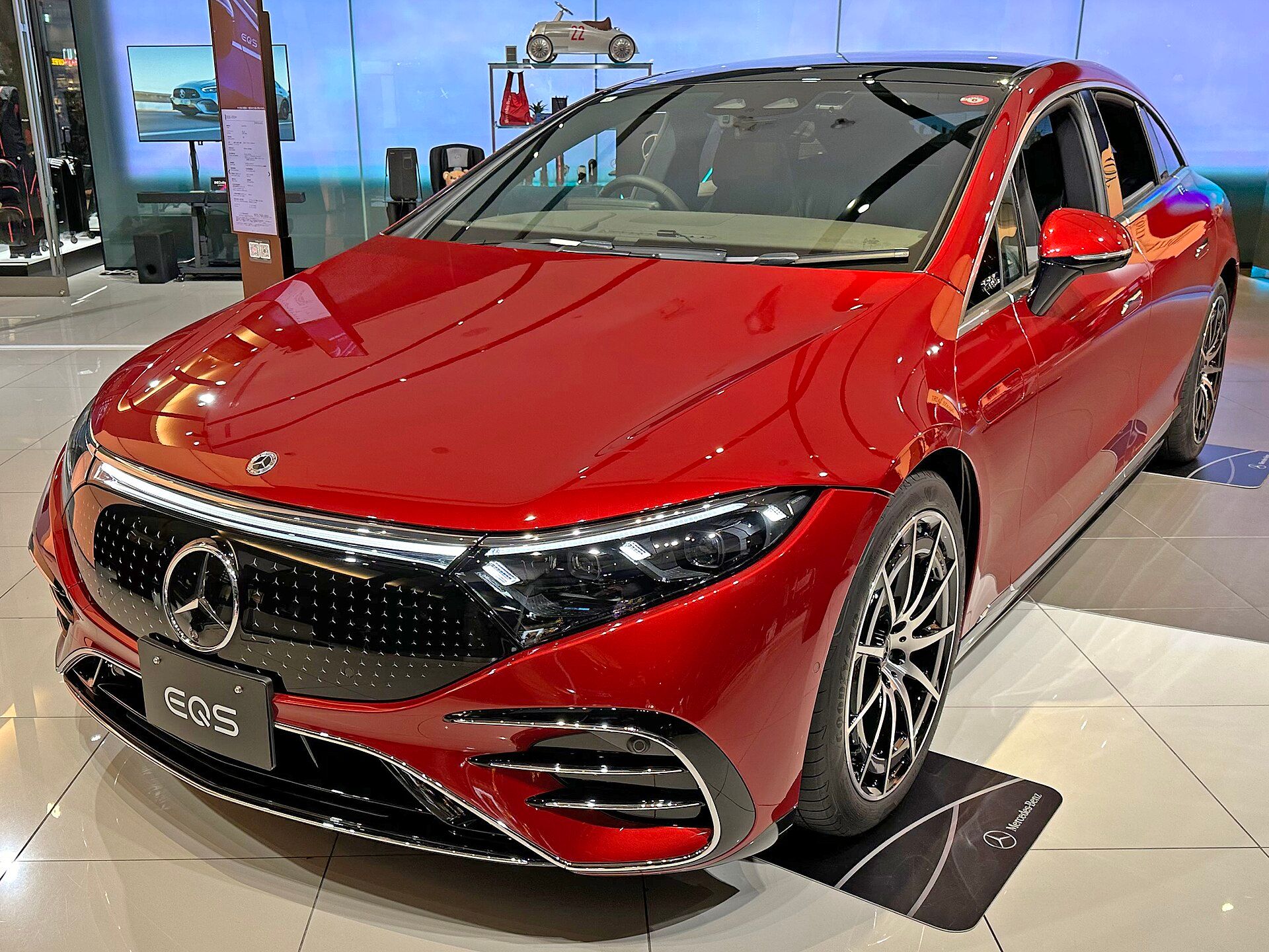 Mercedes-Benz EQS 450+, önden görünüm