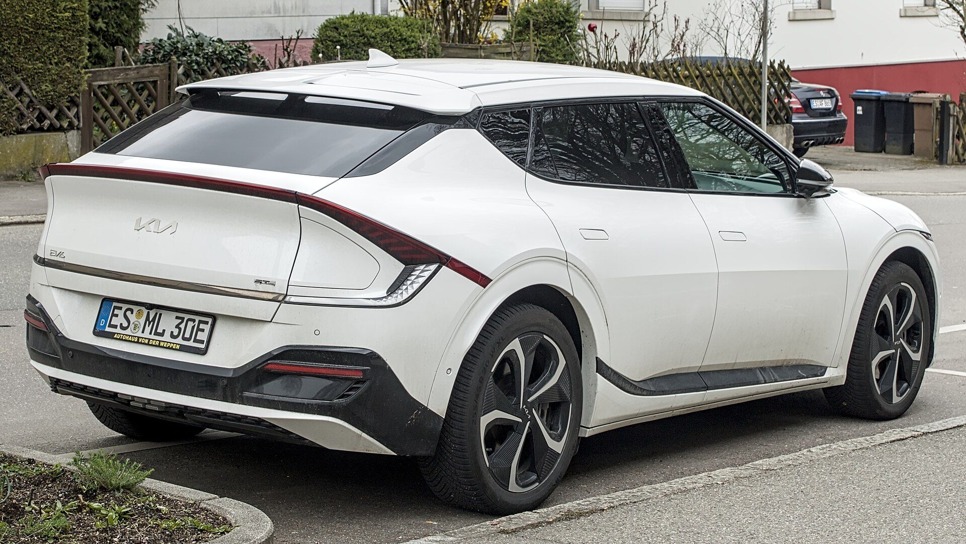 Kia EV6 GT-Line (2021–2024) arkadan üç çeyrek görünüm