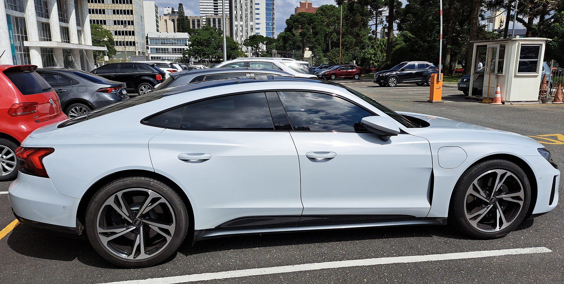 Audi e-tron GT (facelift), yandan görünüm