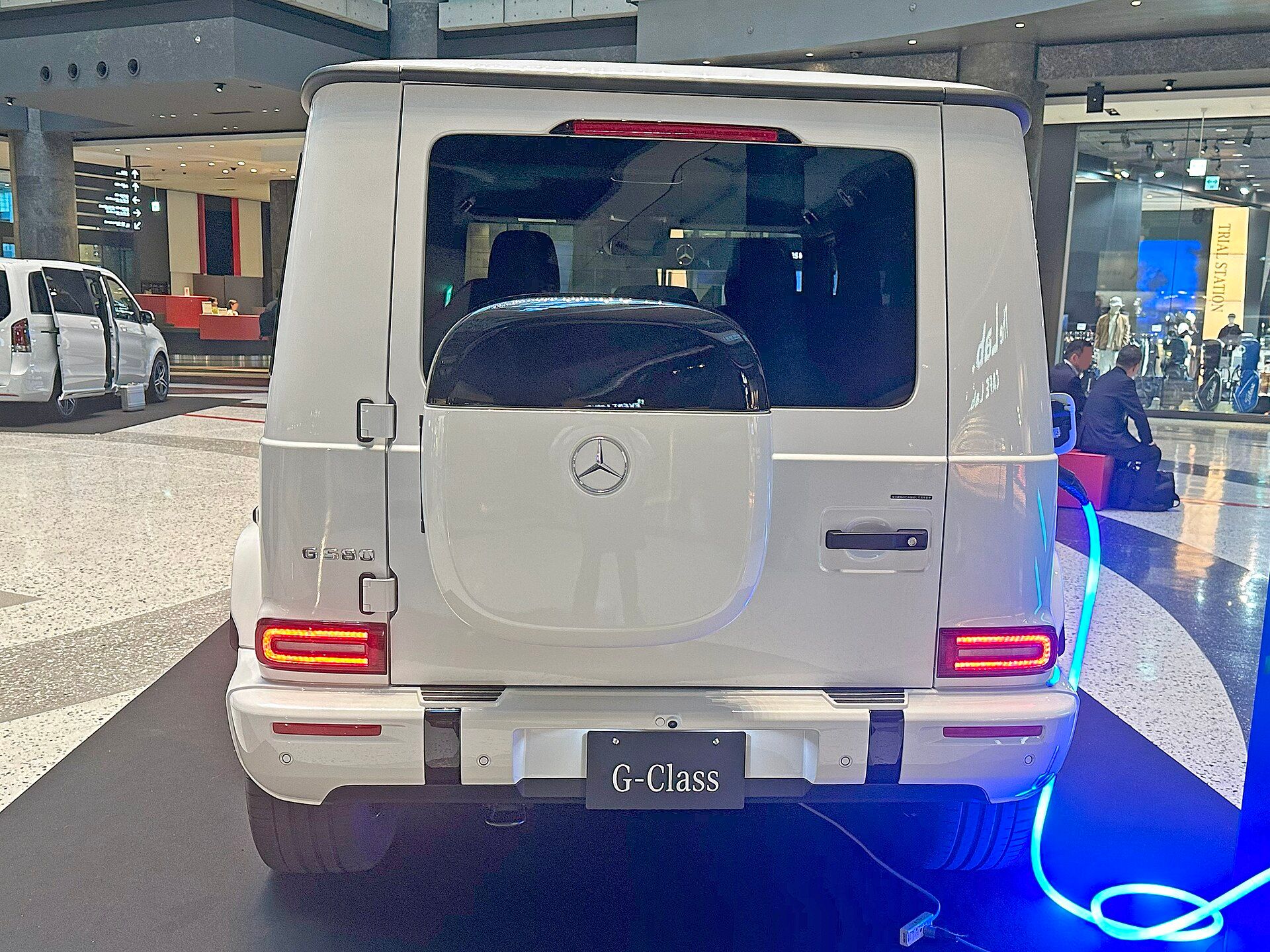 Mercedes-Benz G 580, arkadan görünüm