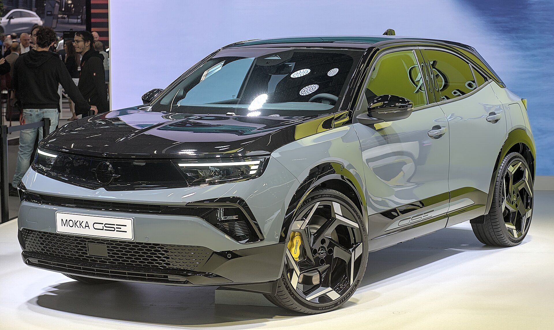 Opel Mokka-e GSE, IAA Münih 2025 fuarında arka çapraz görünüm