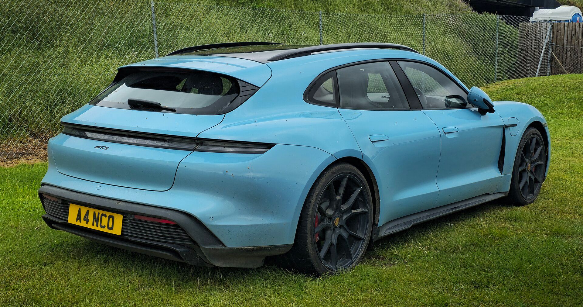 Porsche Taycan GTS Sport Turismo (ilk nesil), dış mekân görünümü