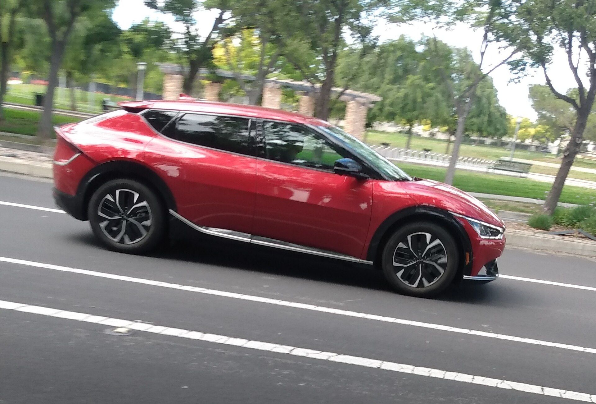 Kia EV6 (2021–2024) yandan görünüm