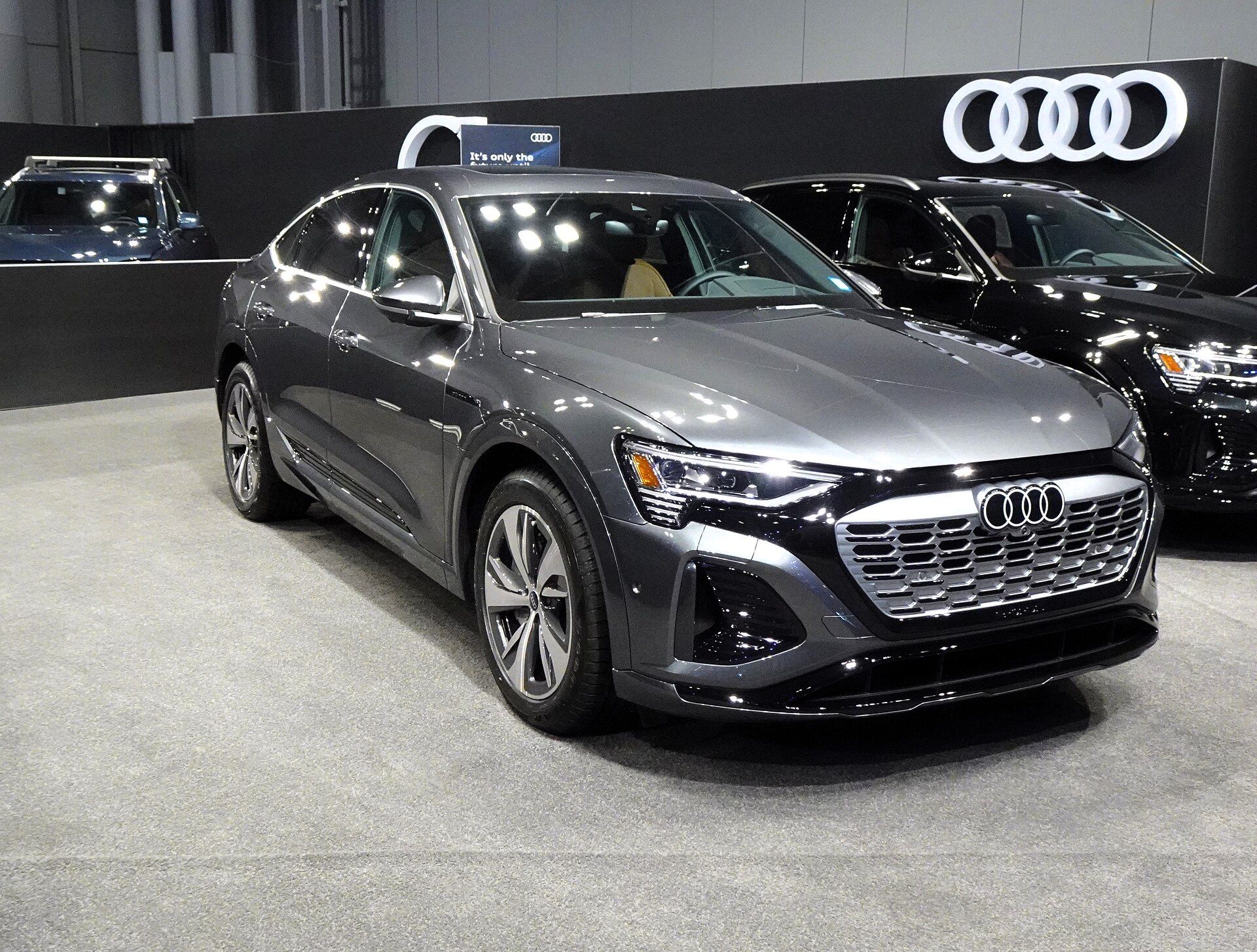 Audi Q8 e-tron Sportback (facelift), ön çapraz görünüm