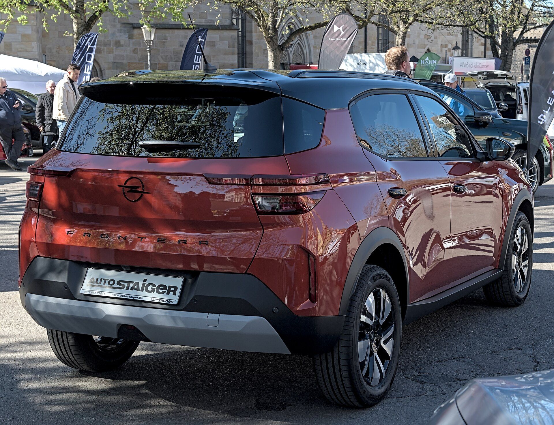 Opel Frontera Electric, yan/arka çapraz görünüm
