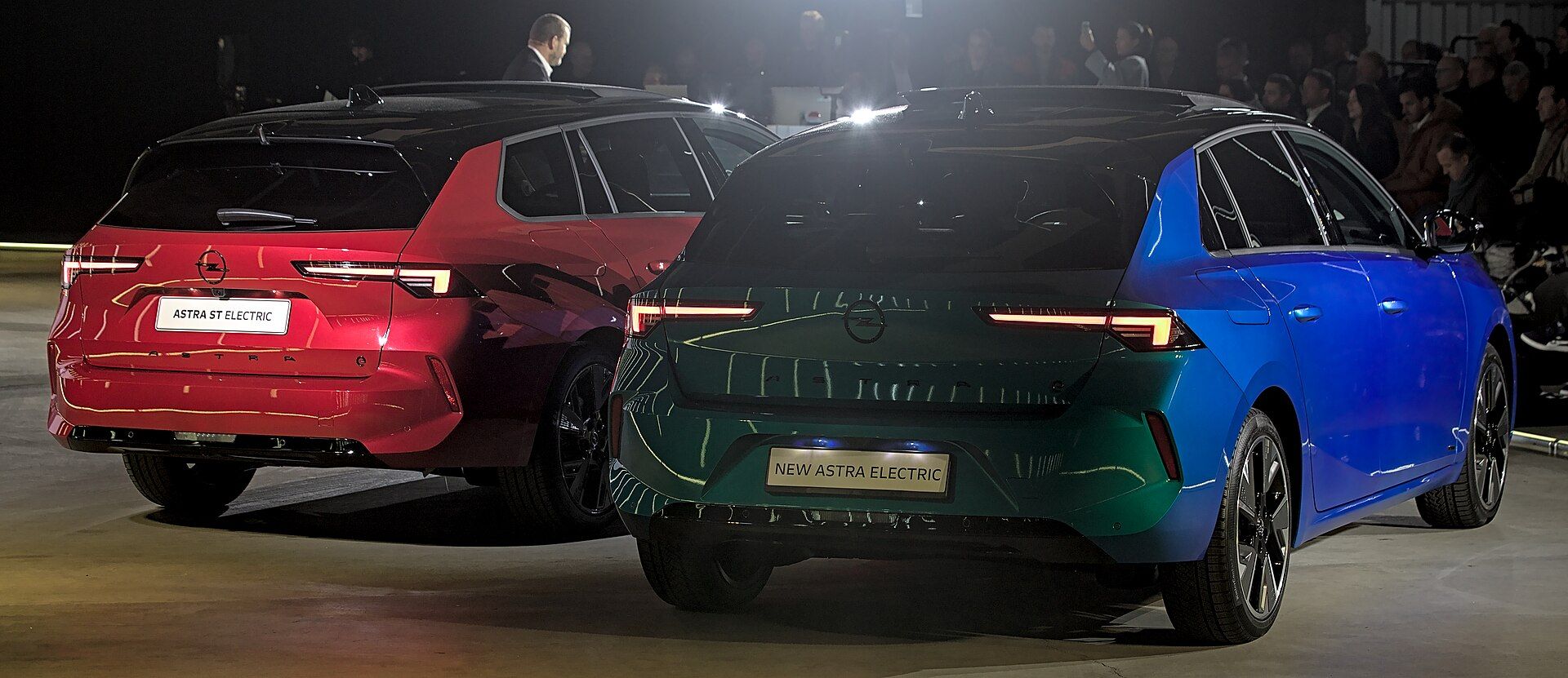 Opel Astra Electric, Auto Zürich 2023 fuarında yan/arka çapraz görünüm
